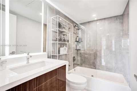 Снять в аренду кондоминиум в Холливуд, Флорида 2 спальни, 111.3м2, № 2027964 - фото 20