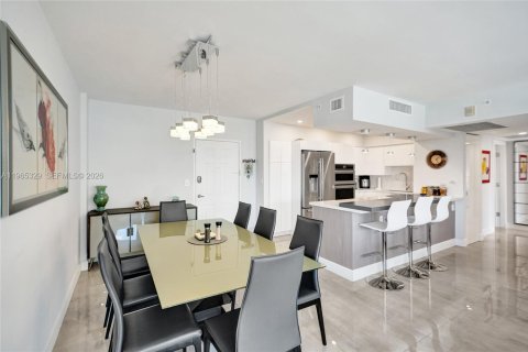 Снять в аренду кондоминиум в Холливуд, Флорида 2 спальни, 111.3м2, № 2027964 - фото 10