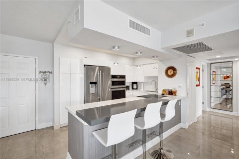 Снять в аренду кондоминиум в Холливуд, Флорида 2 спальни, 111.3м2, № 2027964 - фото 11