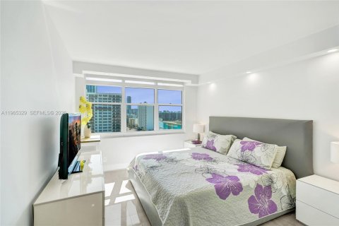 Снять в аренду кондоминиум в Холливуд, Флорида 2 спальни, 111.3м2, № 2027964 - фото 21