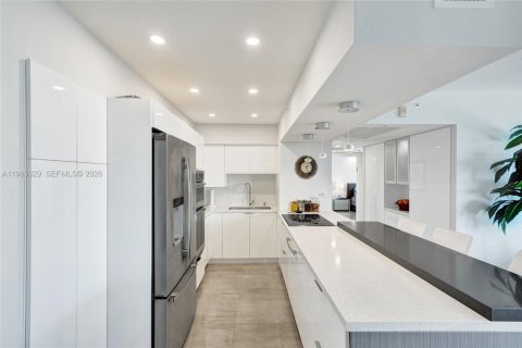 Снять в аренду кондоминиум в Холливуд, Флорида 2 спальни, 111.3м2, № 2027964 - фото 14