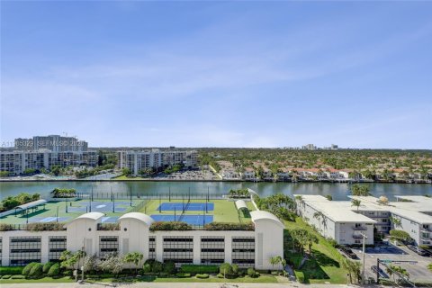 Снять в аренду кондоминиум в Холливуд, Флорида 2 спальни, 111.3м2, № 2027964 - фото 30