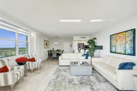 Снять в аренду кондоминиум в Холливуд, Флорида 2 спальни, 111.3м2, № 2027964 - фото 9