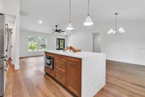 House in Venice, Florida 3 bedrooms, 142.14 sq.m. № 1721689 - photo 19