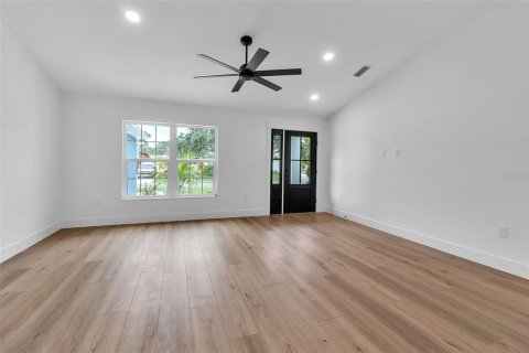 House in Venice, Florida 3 bedrooms, 142.14 sq.m. № 1721689 - photo 11