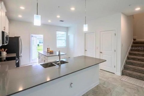 Touwnhouse à louer à Orlando, Floride: 3 chambres, 151.99 m2 № 2408103 - photo 7