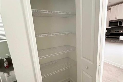 Touwnhouse à louer à Orlando, Floride: 3 chambres, 151.99 m2 № 2408103 - photo 13