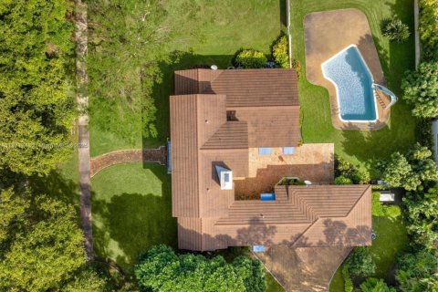 Villa ou maison à vendre à Coral Gables, Floride: 4 chambres, 357.3 m2 № 1924121 - photo 8