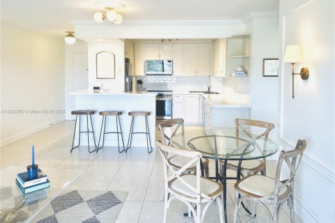 Condominio en venta en Fort Lauderdale, Florida, 1 dormitorio, 80.82 m2 № 1794691 - foto 1