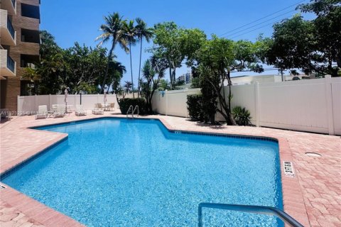 Condominio en venta en Fort Lauderdale, Florida, 1 dormitorio, 80.82 m2 № 1794691 - foto 25