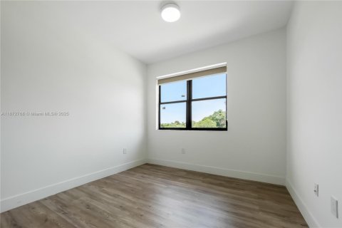 Townhouse in Miramar, Florida 3 bedrooms, 139.73 sq.m. № 2015607 - photo 24