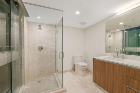 Condo in Miami Beach, Florida, 3 bedrooms  № 1956198 - photo 15