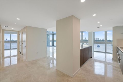 Condo in Miami Beach, Florida, 3 bedrooms  № 1956198 - photo 7