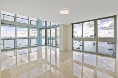 Condo in Miami Beach, Florida, 3 bedrooms  № 1956198 - photo 2