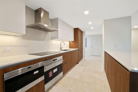 Condo in Miami Beach, Florida, 3 bedrooms  № 1956198 - photo 10