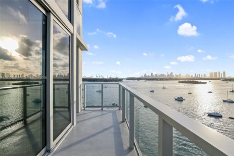 Condo in Miami Beach, Florida, 3 bedrooms  № 1956198 - photo 28