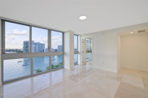 Condo in Miami Beach, Florida, 3 bedrooms  № 1956198 - photo 14