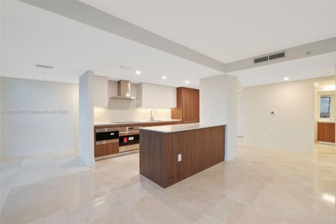 Condo in Miami Beach, Florida, 3 bedrooms  № 1956198 - photo 12
