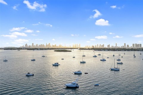 Condo in Miami Beach, Florida, 3 bedrooms  № 1956198 - photo 22