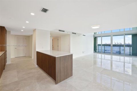 Condo in Miami Beach, Florida, 3 bedrooms  № 1956198 - photo 8
