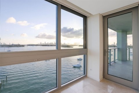 Condo in Miami Beach, Florida, 3 bedrooms  № 1956198 - photo 27