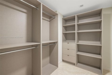 Condo in Miami Beach, Florida, 3 bedrooms  № 1956198 - photo 25