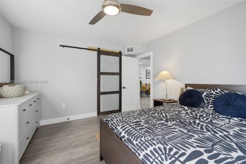 Снять в аренду виллу или дом в Майами, Флорида 3 спальни, 230.77м2, № 1989765 - фото 9