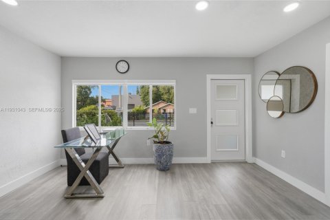 Снять в аренду виллу или дом в Майами, Флорида 3 спальни, 230.77м2, № 1989765 - фото 30