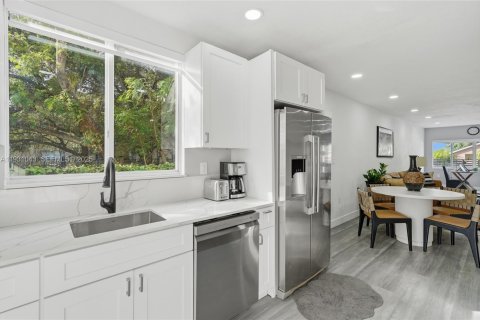 Снять в аренду виллу или дом в Майами, Флорида 3 спальни, 230.77м2, № 1989765 - фото 18