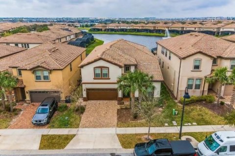 Villa ou maison à vendre à Kissimmee, Floride: 8 chambres, 375.42 m2 № 1718306 - photo 1
