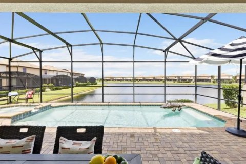 Villa ou maison à vendre à Kissimmee, Floride: 8 chambres, 375.42 m2 № 1718306 - photo 3