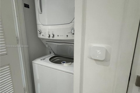 Купить кондоминиум в Майами, Флорида 1 спальня, 56.39м2, № 2013985 - фото 12