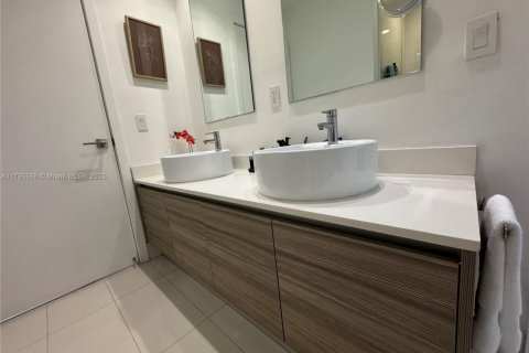 Купить кондоминиум в Майами, Флорида 1 спальня, 56.39м2, № 2013985 - фото 9