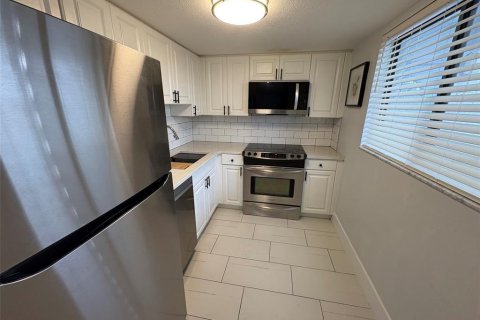 Copropriété à louer à Bradenton, Floride: 1 chambre, 57.41 m2 № 2413915 - photo 12