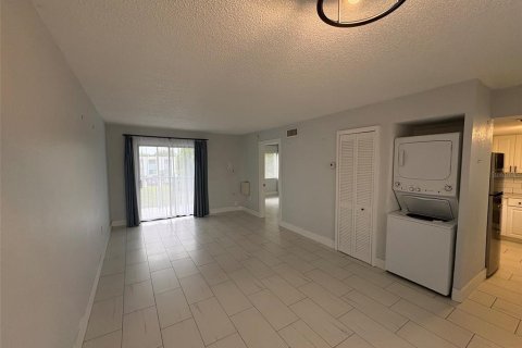 Copropriété à louer à Bradenton, Floride: 1 chambre, 57.41 m2 № 2413915 - photo 5