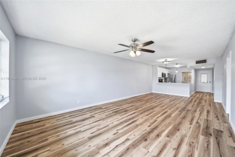 Купить кондоминиум в Дирфилд-Бич, Флорида 2 спальни, 97.55м2, № 2043968 - фото 10