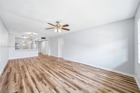 Купить кондоминиум в Дирфилд-Бич, Флорида 2 спальни, 97.55м2, № 2043968 - фото 11