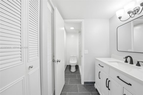 Купить кондоминиум в Дирфилд-Бич, Флорида 2 спальни, 97.55м2, № 2043968 - фото 17