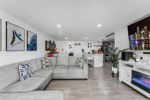 Copropriété à vendre à Miami, Floride: 3 chambres, 117.24 m2 № 2066192 - photo 8