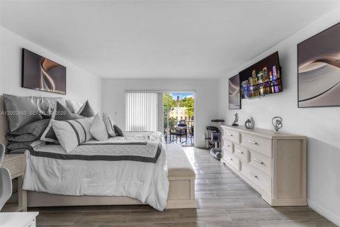 Copropriété à vendre à Miami, Floride: 3 chambres, 117.24 m2 № 2066192 - photo 16