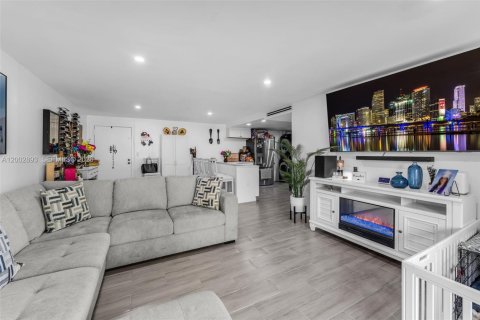 Copropriété à vendre à Miami, Floride: 3 chambres, 117.24 m2 № 2066192 - photo 7
