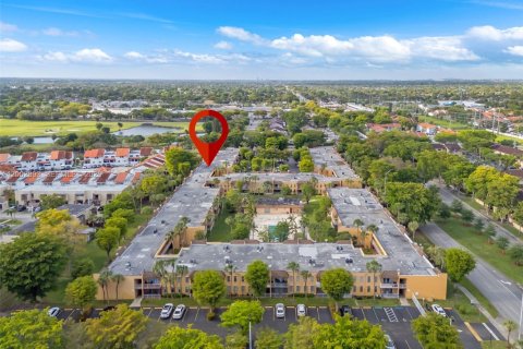 Copropriété à vendre à Miami, Floride: 3 chambres, 117.24 m2 № 2066192 - photo 25