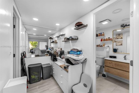 Copropriété à vendre à Miami, Floride: 3 chambres, 117.24 m2 № 2066192 - photo 12