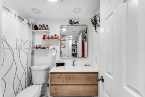 Copropriété à vendre à Miami, Floride: 3 chambres, 117.24 m2 № 2066192 - photo 11