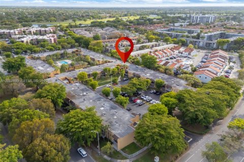 Copropriété à vendre à Miami, Floride: 3 chambres, 117.24 m2 № 2066192 - photo 29