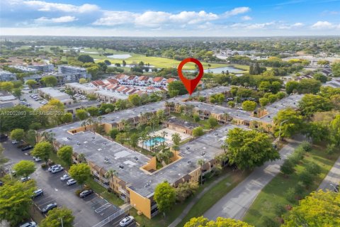 Copropriété à vendre à Miami, Floride: 3 chambres, 117.24 m2 № 2066192 - photo 26