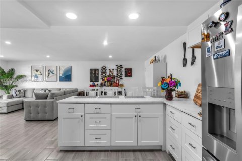 Copropriété à vendre à Miami, Floride: 3 chambres, 117.24 m2 № 2066192 - photo 5