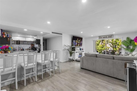 Condo à Miami, Floride, 3 chambres  № 2066192