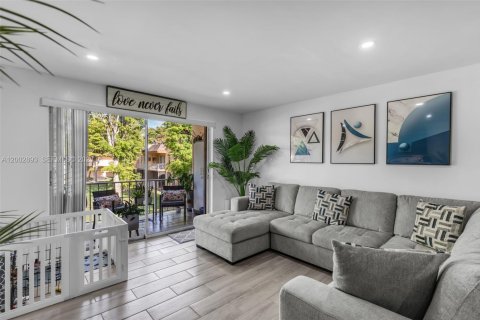 Copropriété à vendre à Miami, Floride: 3 chambres, 117.24 m2 № 2066192 - photo 6