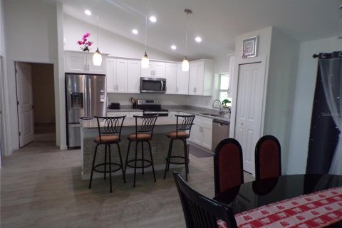 Villa ou maison à louer à Port Charlotte, Floride: 3 chambres, 135.54 m2 № 1736282 - photo 4